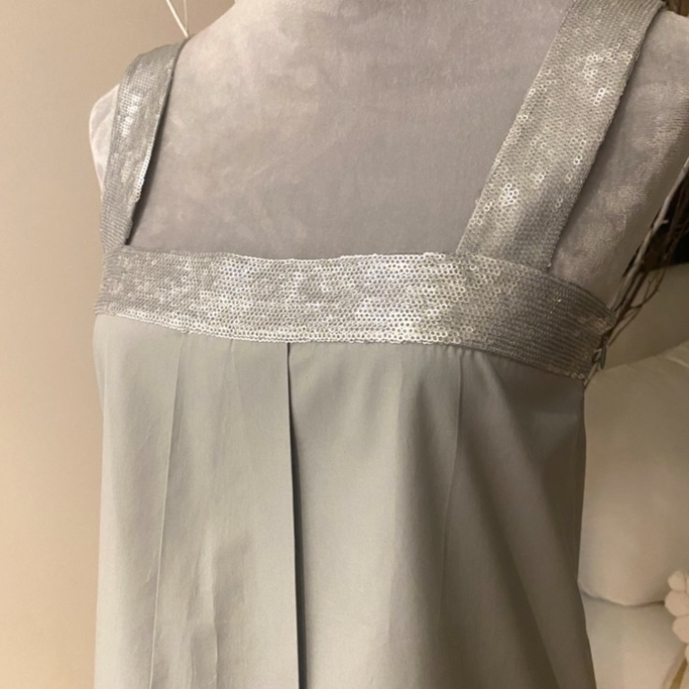 THEORY—NWT ! Elegant Silver Women's Top, size S — Truly a BEAUTIFUL piece ! ♥️